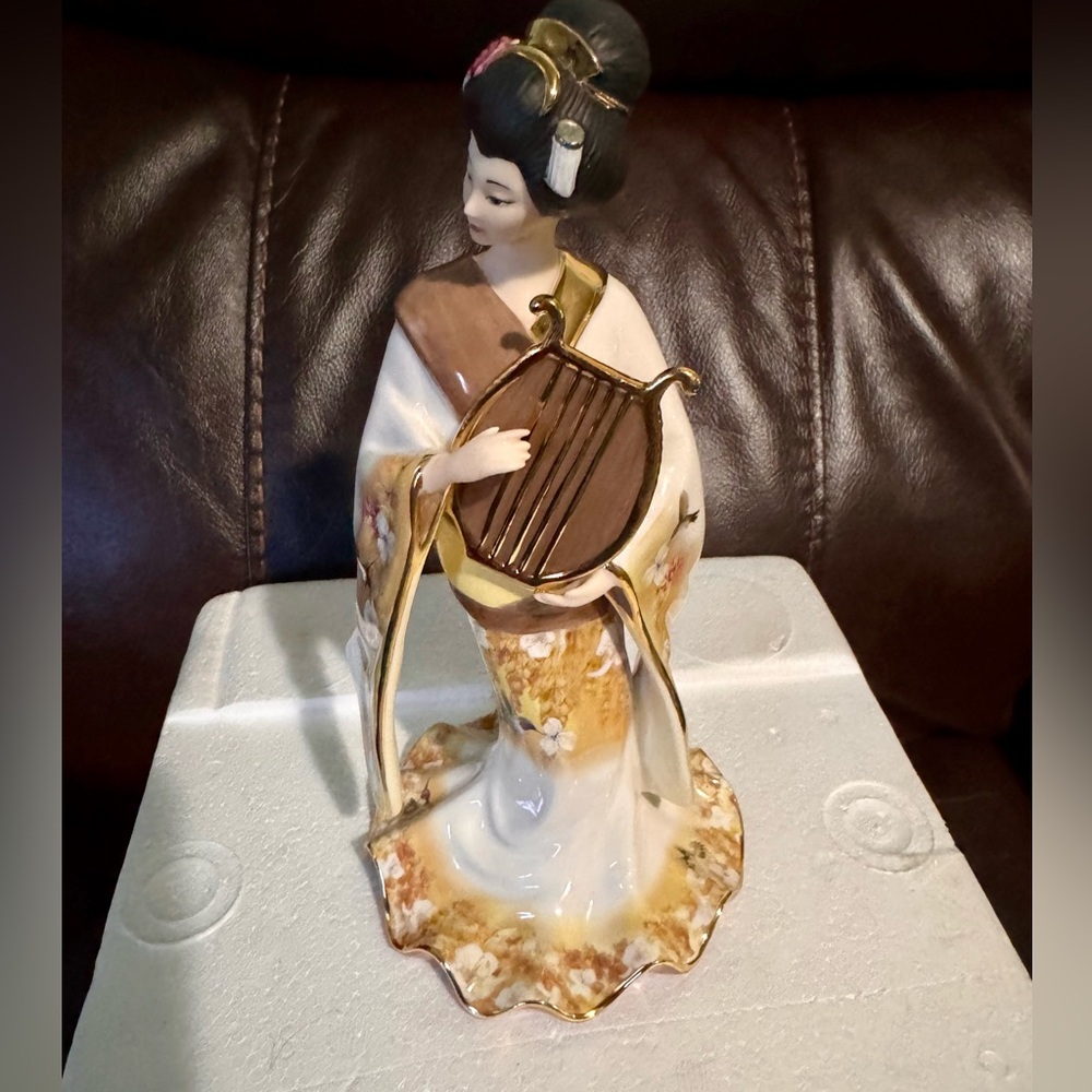 Heavenly Maiden, geisha figurine #12
